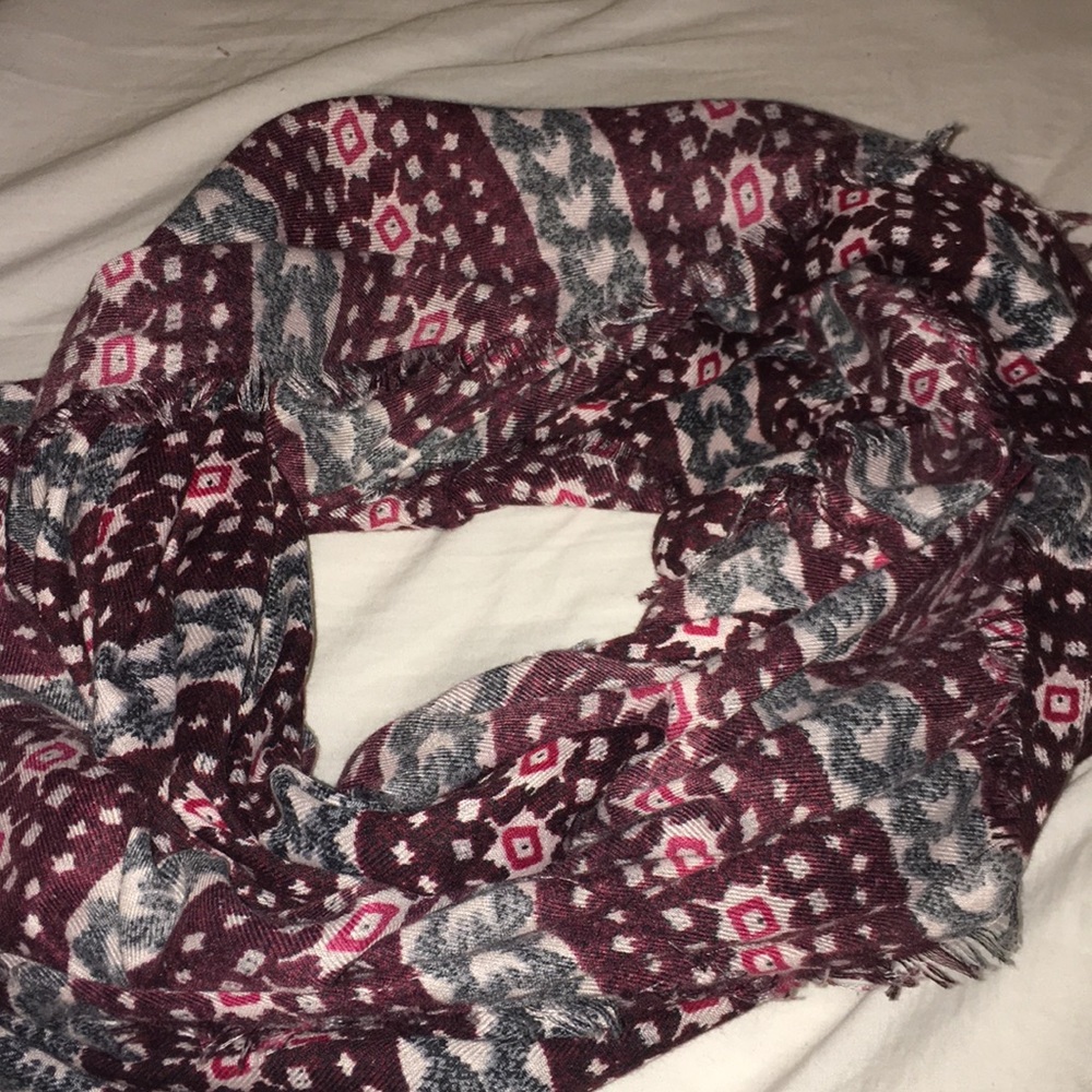 Dillard’s scarf